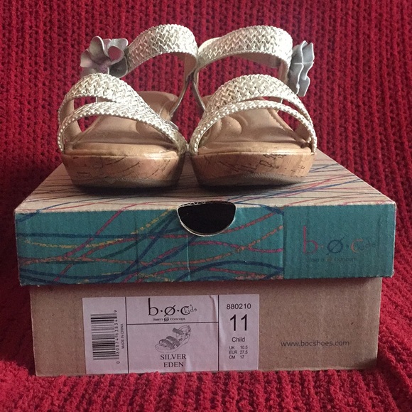 Little girls silver Born Sandals size 11. - Picture 4 of 4